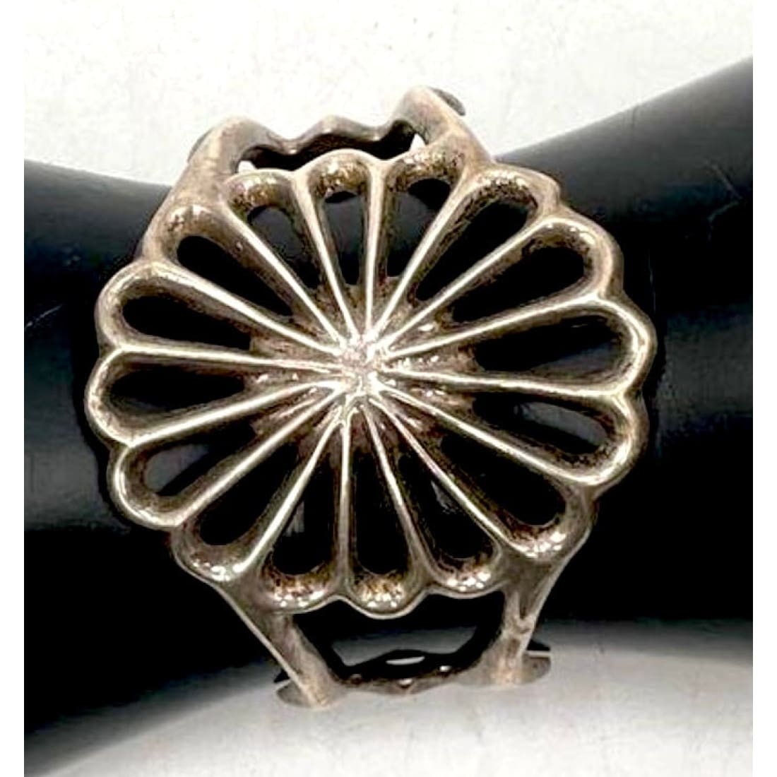 Navajo jewelry, Zuni Jewelry, Old Pawn Navajo, Old Pawn Zuni, Navajo Turquoise Rings, Navajo turquoise jewelry, Zuni turquoise jewelry, American Indian Jewelry, Navajo Bracelets, Zuni Bracelets, Navajo Rings, Zuni Rings, Old Pawn jewelry, Navajo Necklaces, Zuni Necklace