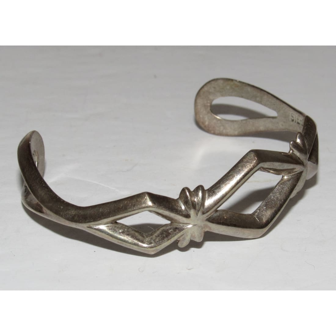 Navajo jewelry, Zuni Jewelry, Old Pawn Navajo, Old Pawn Zuni, Navajo Turquoise Rings, Navajo turquoise jewelry, Zuni turquoise jewelry, American Indian Jewelry, Navajo Bracelets, Zuni Bracelets, Navajo Rings, Zuni Rings, Old Pawn jewelry, Navajo Necklaces, Zuni Necklace