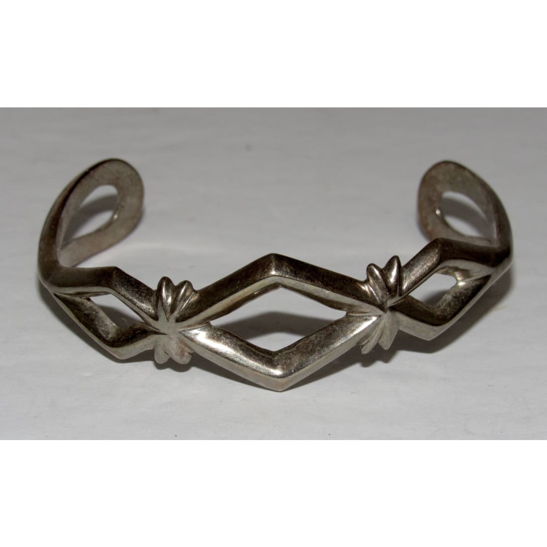 Navajo jewelry, Zuni Jewelry, Old Pawn Navajo, Old Pawn Zuni, Navajo Turquoise Rings, Navajo turquoise jewelry, Zuni turquoise jewelry, American Indian Jewelry, Navajo Bracelets, Zuni Bracelets, Navajo Rings, Zuni Rings, Old Pawn jewelry, Navajo Necklaces, Zuni Necklace